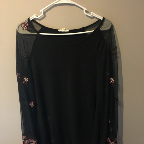 clothing - Picture 4 of 8